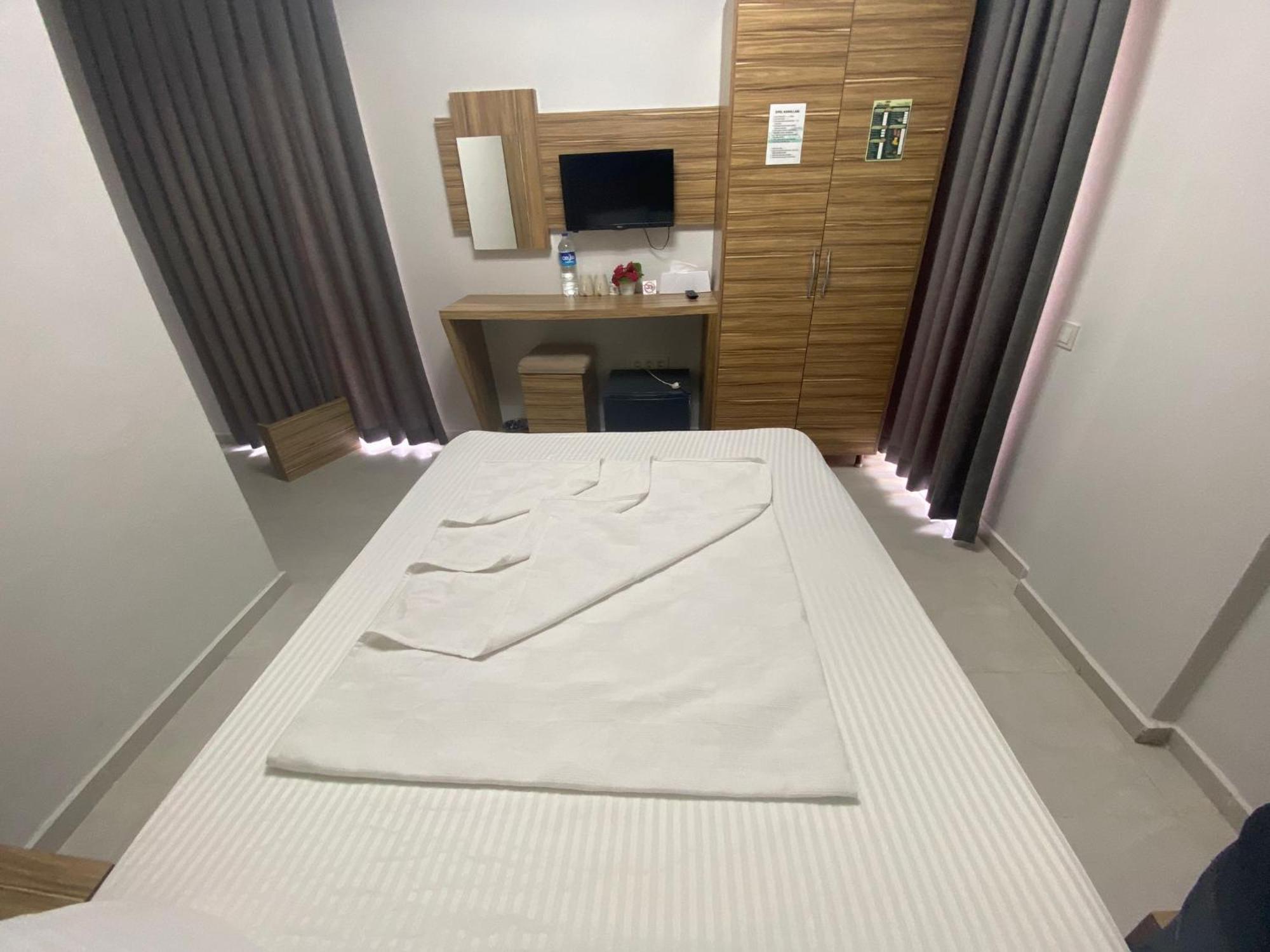 Royal Ezel Hotel อันตัลยา ภายนอก รูปภาพ